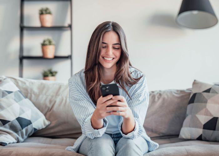 Flirty Messages to Make Her Laugh and Think of You All Day