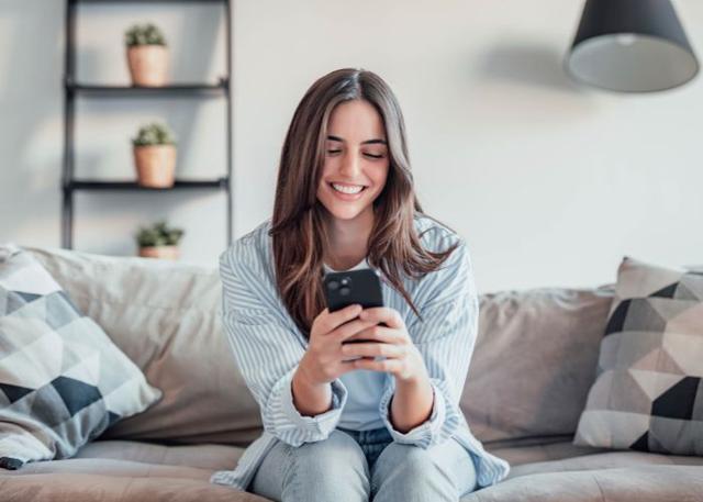 Flirty Messages to Make Her Laugh and Think of You All Day