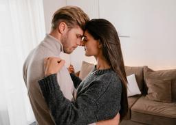 12 Signs of Deep Emotional Connection That Value More Than Looks