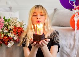Sweet Birthday Wishes for Your Girlfriend That Melt Her Heart