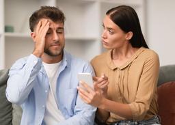 10 Cheating Signs in a Relationship You Should Never Ignore